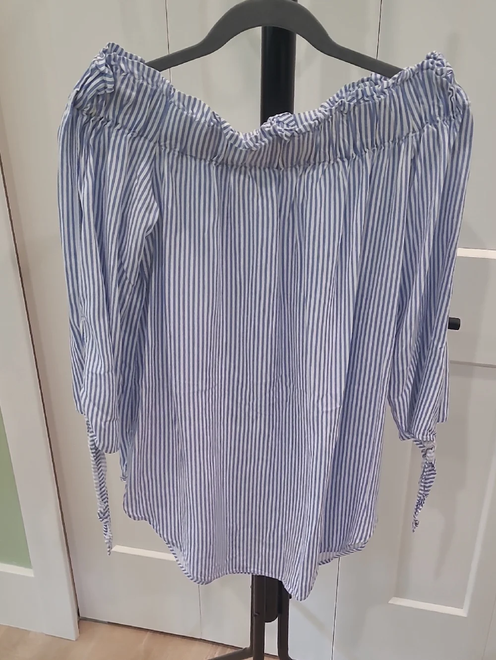 H&M Blue and White Stripe Off-Shoulder Blouse - Picture 1 of 4